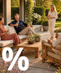 Terrasse mit Gartenmoebeln